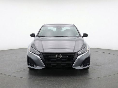Used 2025 Nissan Altima 2.5 SV image 1