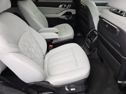 Used 2027 BMW X7 xDrive40i w/ Executive Package AWD/4WD image 29