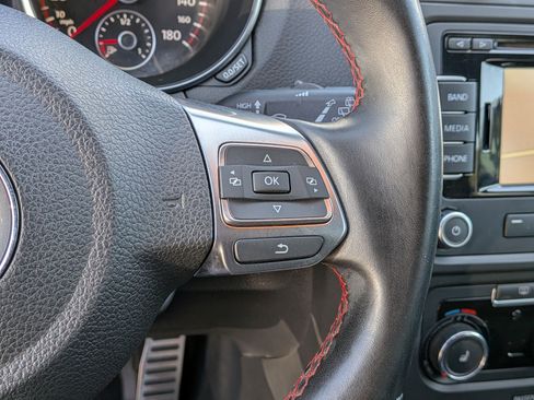 Used 2011 Volkswagen GTI 4-Door FWD image 20