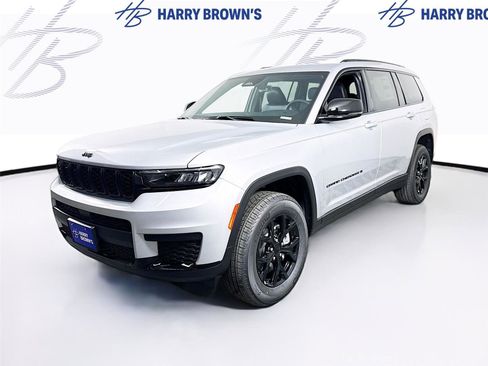 New 2025 Jeep Grand Cherokee L Altitude image 1