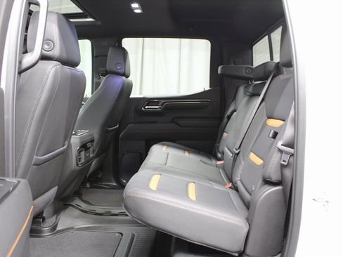 Used 2024 GMC Sierra 1500 AT4 image 10
