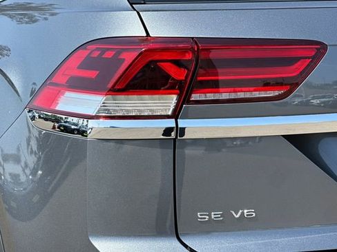 Used 2020 Volkswagen Atlas Cross Sport SE w/ Towing Package image 29