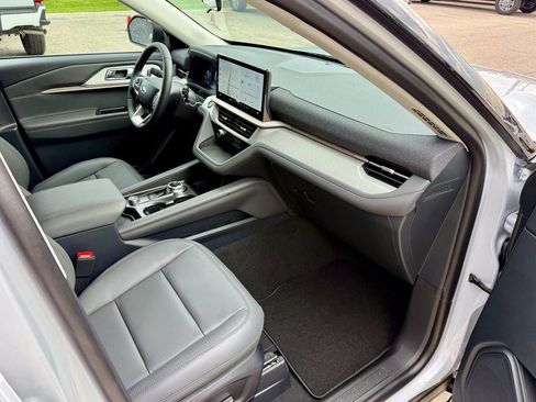 New 2026 Ford Explorer Active w/ Active Comfort Package image 19