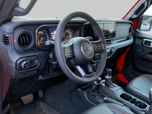 Used 2026 Jeep Wrangler Unlimited Rubicon AWD/4WD image 16