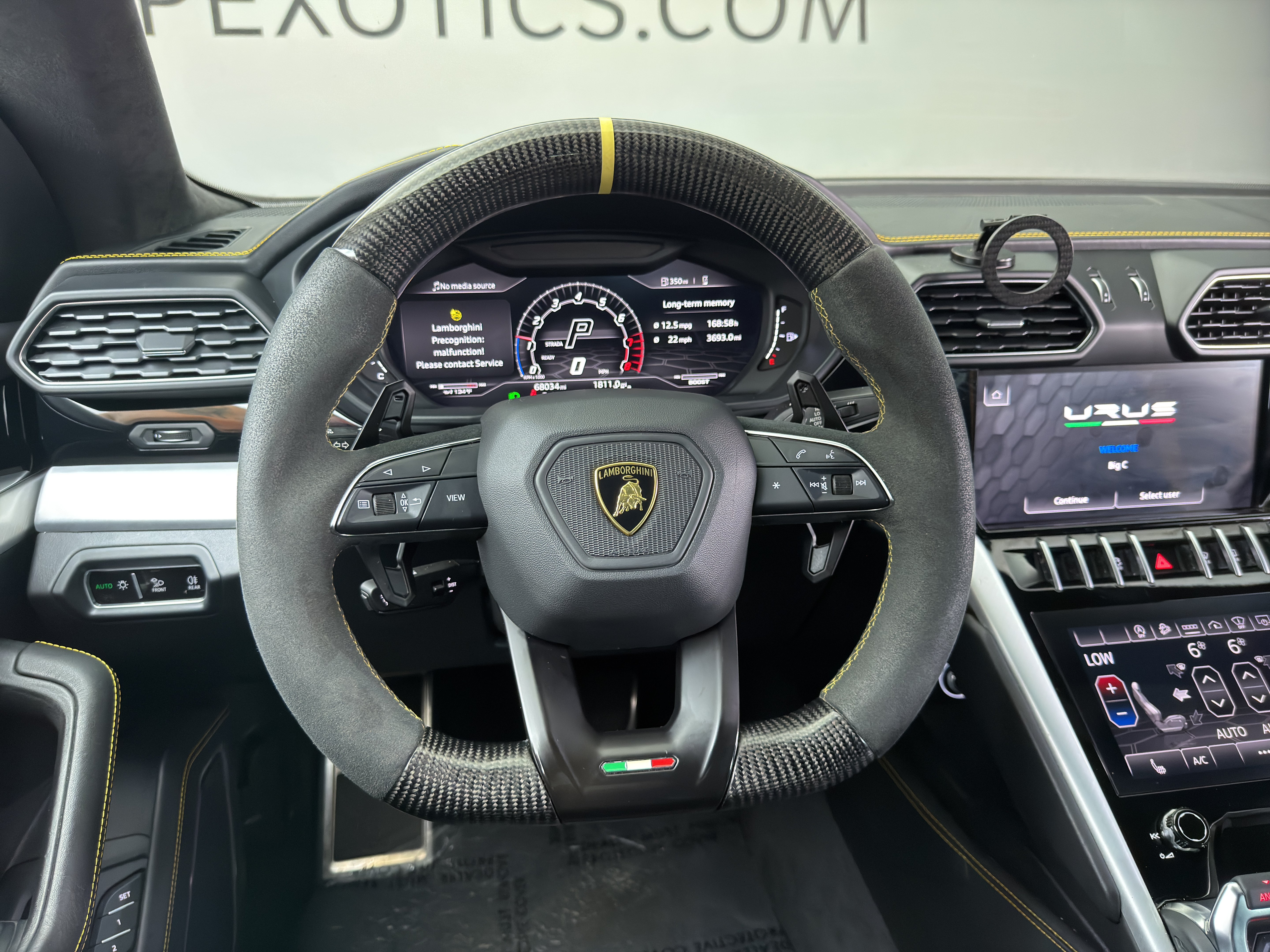 Used 2022 Lamborghini Urus AWD/4WD image 19