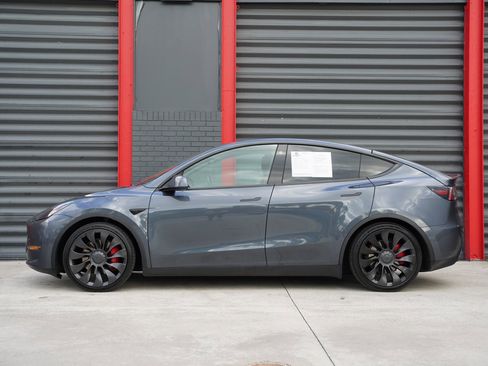 Used 2022 Tesla Model Y Performance image 6