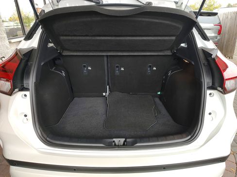 Used 2024 Nissan Kicks SR w/ SR Premium Package image 32