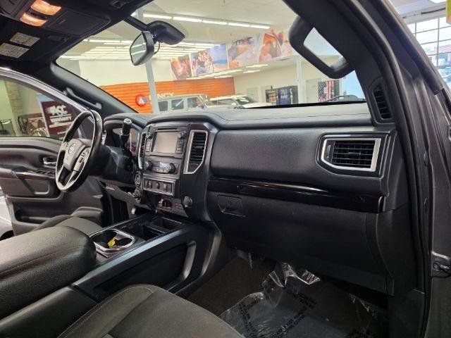 Used 2019 Nissan Titan SV w/ SV Convenience Package AWD/4WD image 9