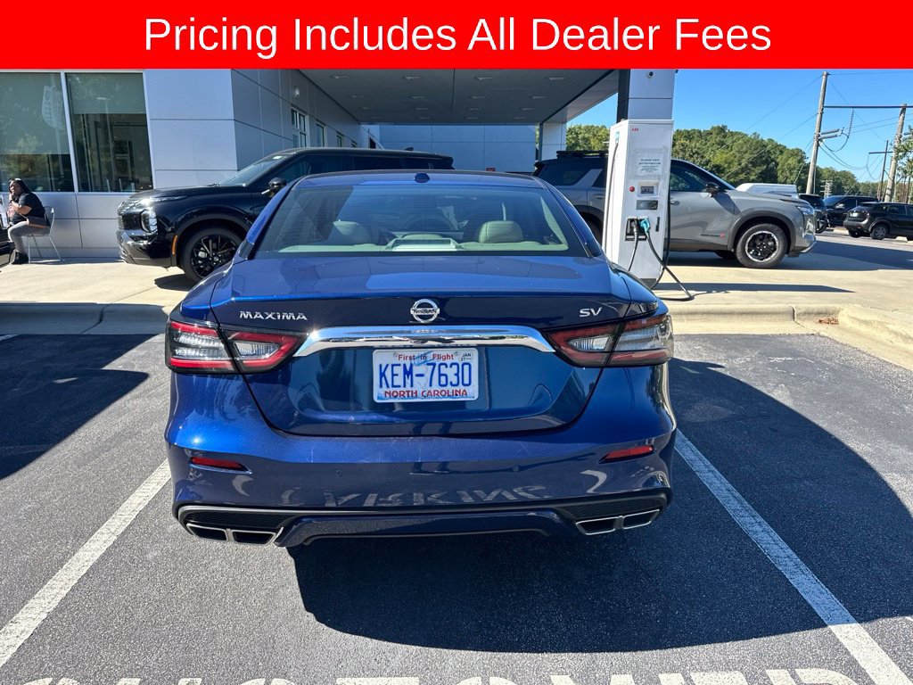 Used 2022 Nissan Maxima SV w/ Floor Mat Group FWD image 6