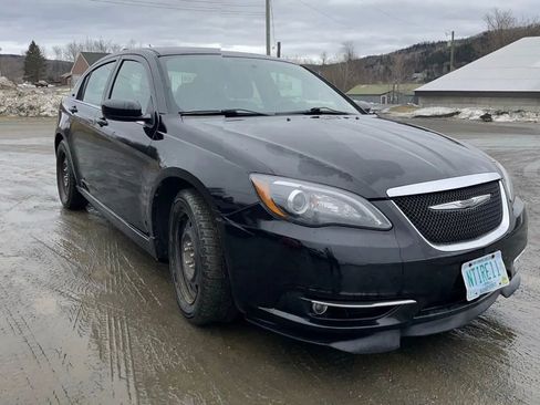 Used 2013 Chrysler 200 Limited w/ 2013.5MY 200S Special Edition FWD image 1