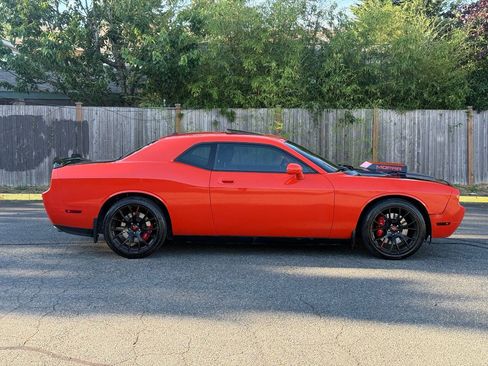 Used 2010 Dodge Challenger SRT8 w/ SRT Option Group II RWD image 4