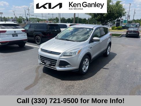 Used 2016 Ford Escape SE FWD image 2