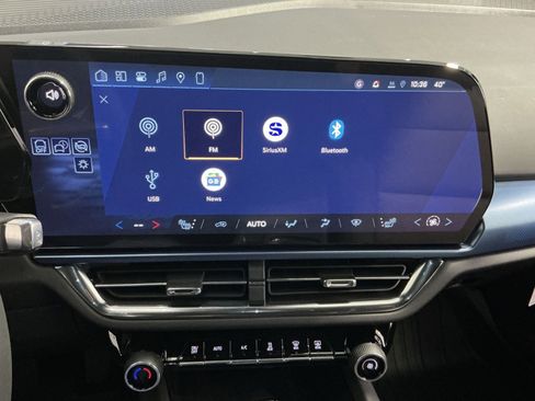 New 2026 Chevrolet Equinox EV LT image 26