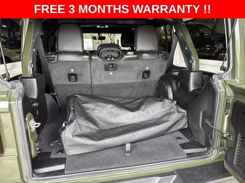 Used 2022 Jeep Wrangler Unlimited Rubicon w/ LED Lighting Group AWD/4WD image 23