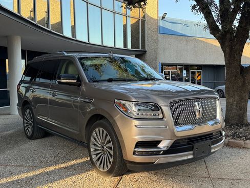 Used 2018 Lincoln Navigator Reserve w/ Technology Package image 3