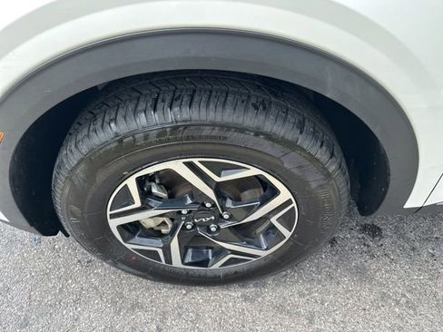 Certified 2024 Kia Sportage LX AWD/4WD image 4