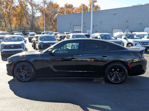 Used 2018 Dodge Charger SXT Plus image 9