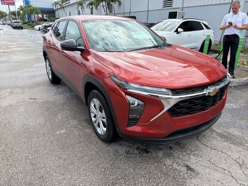 Used 2024 Chevrolet Trax LS image 3