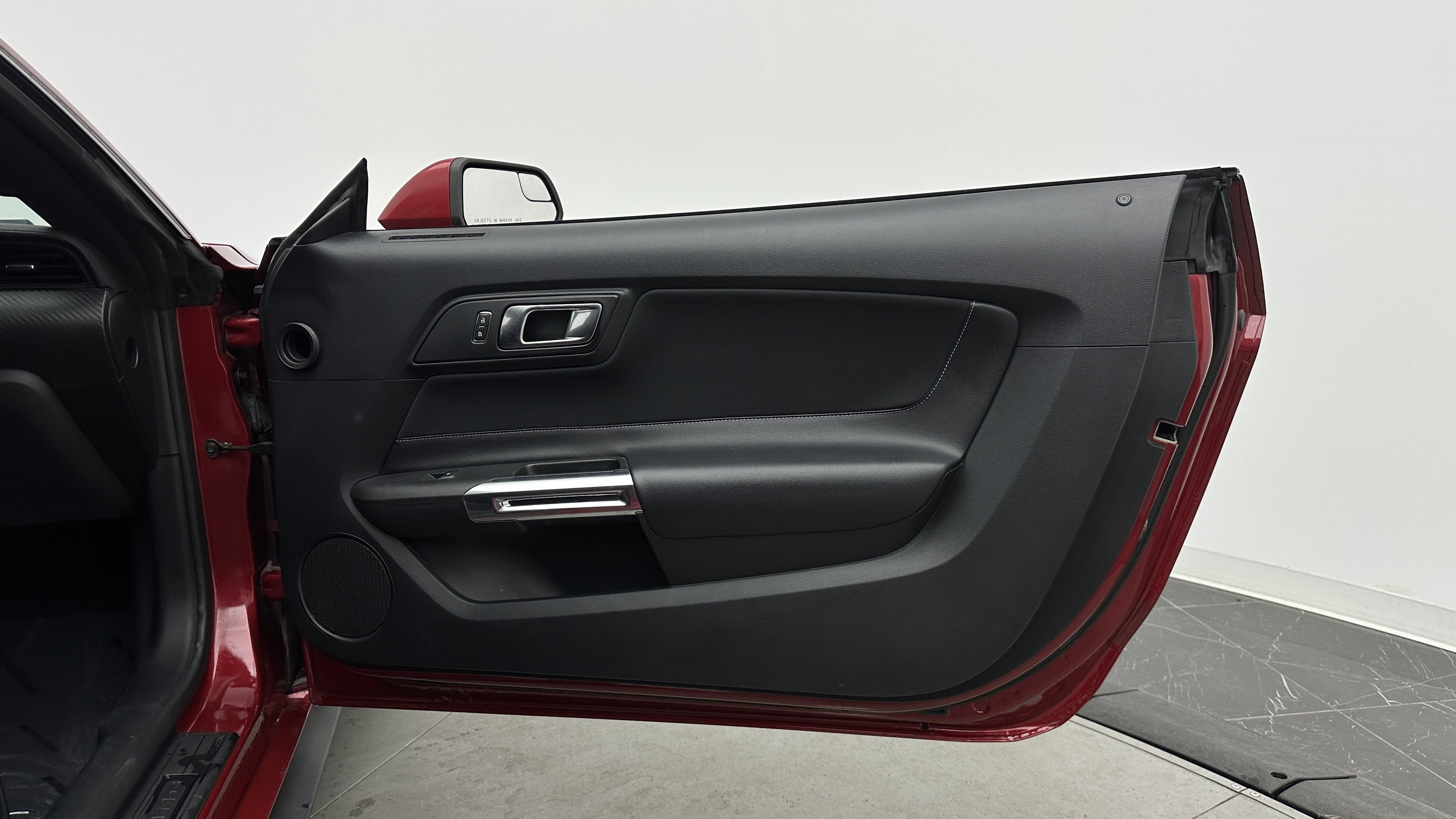 Used 2020 Ford Mustang Coupe RWD image 24