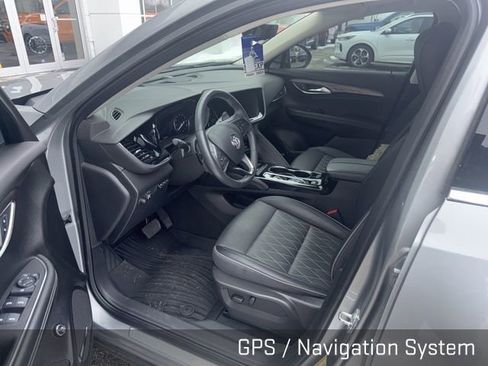 Used 2023 Buick Envision Avenir image 11