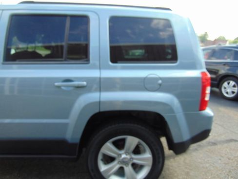 Used 2014 Jeep Patriot Sport w/ Power Value Group AWD/4WD image 13