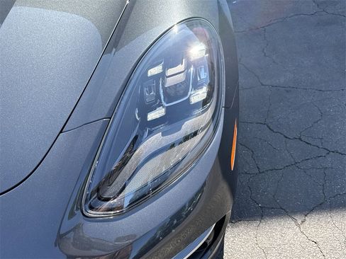 Used 2023 Porsche Panamera 4S image 10