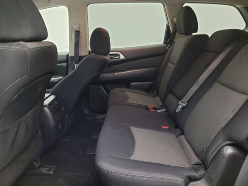 Used 2018 Nissan Pathfinder S FWD image 18