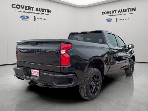 Used 2022 Chevrolet Silverado 1500 Custom Trail Boss w/ Midnight Edition AWD/4WD image 5