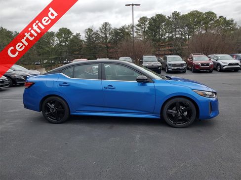 Used 2024 Nissan Sentra SR w/ SR Premium Package image 2