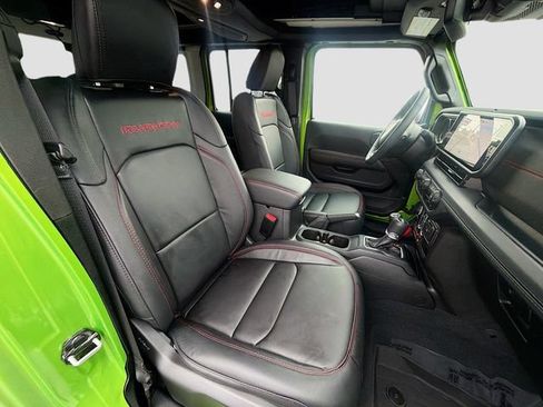 Used 2025 Jeep Wrangler Unlimited Rubicon AWD/4WD image 30