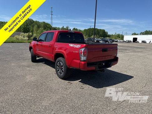 Used 2022 Toyota Tacoma TRD Sport AWD/4WD image 4