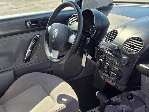 Used 2003 Volkswagen Beetle GLS FWD image 2