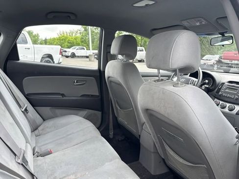 Used 2009 Hyundai Elantra GLS FWD image 9
