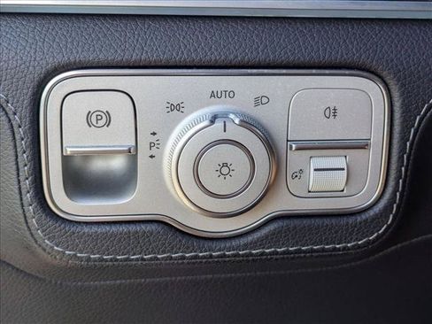 Used 2021 Mercedes-Benz GLS 580 4MATIC image 12