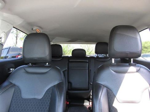 Used 2018 Jeep Compass Latitude AWD/4WD image 11
