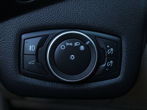 Used 2019 Ford Escape Titanium FWD image 38