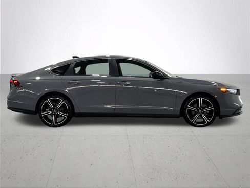 Used 2023 Honda Accord Sport image 9
