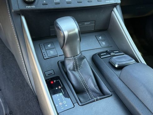 Used 2016 Lexus IS 200t image 25