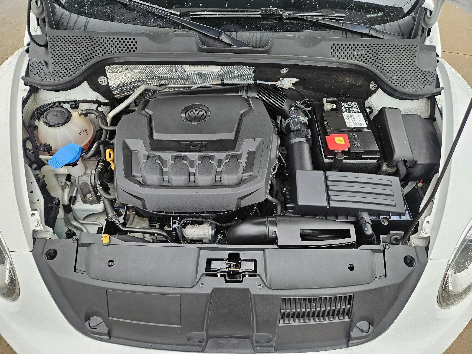 Used 2018 Volkswagen Beetle 2.0T FWD image 10