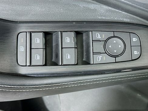 Used 2023 Nissan Rogue SV w/ SV Premium B Package FWD image 15