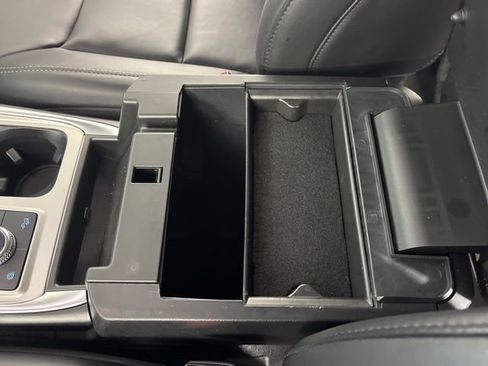 Used 2021 Ford Explorer XLT w/ Equipment Group 202A image 29