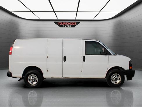 Used 2018 GMC Savana 3500 w/ Driver Convenience Package image 6