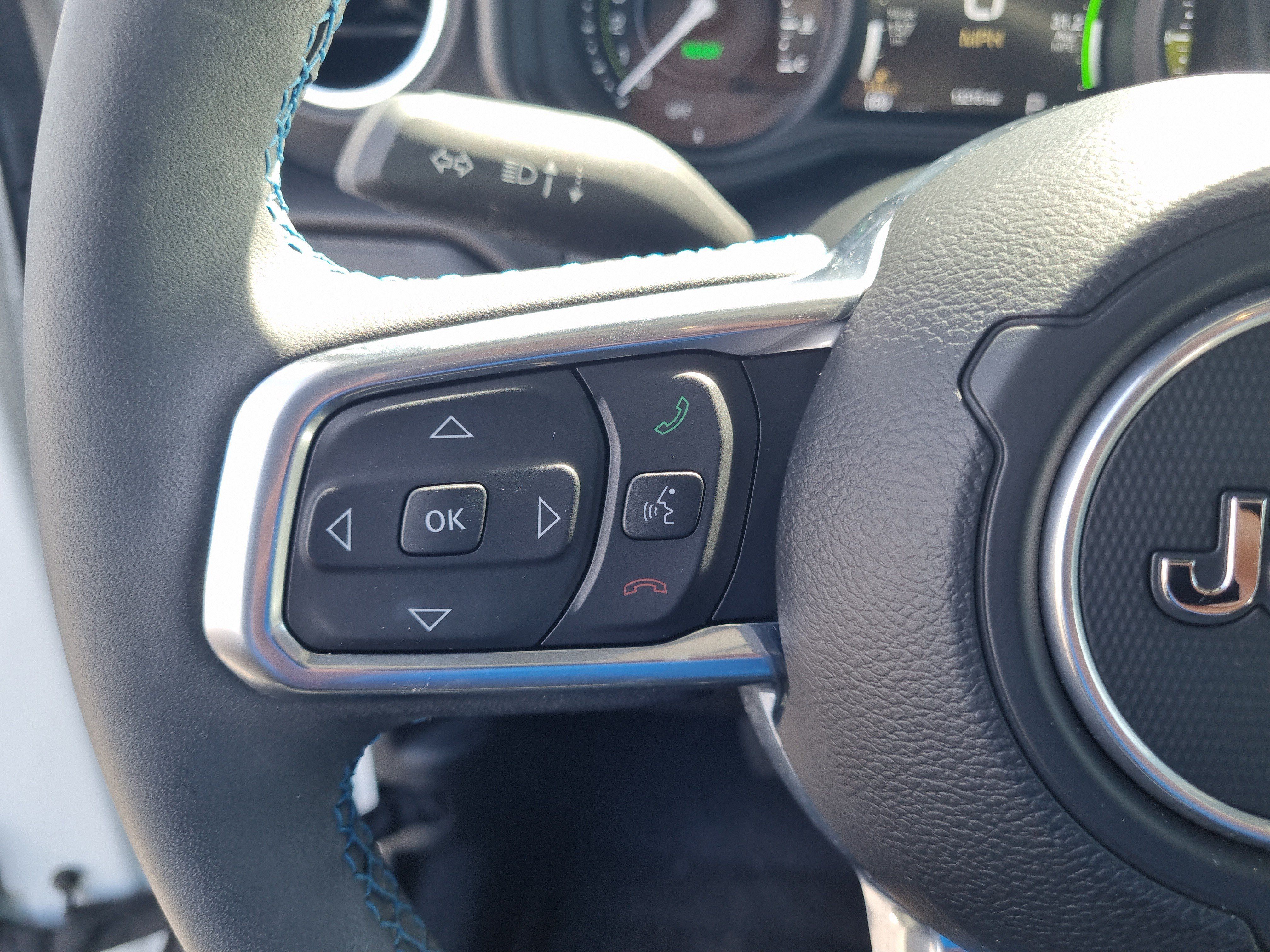 Used 2024 Jeep Wrangler High Altitude AWD/4WD image 23