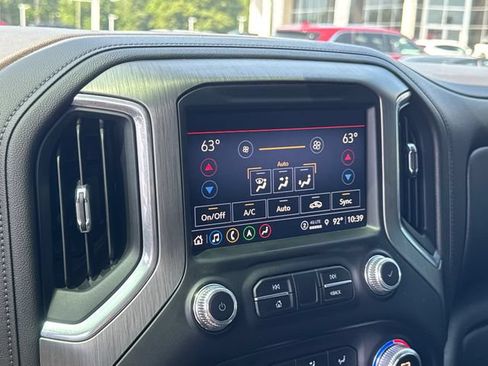 Used 2022 GMC Sierra 2500 Denali w/ Denali Ultimate Package AWD/4WD image 25