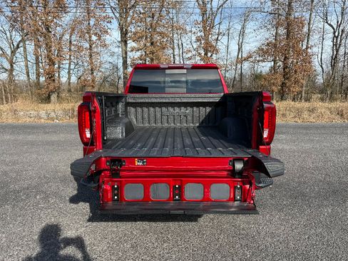 Used 2022 GMC Sierra 1500 AT4 w/ AT4 Premium Package image 9