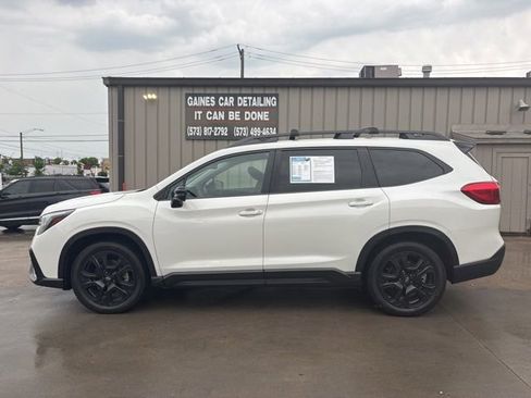 Used 2023 Subaru Ascent Onyx Edition AWD/4WD image 4