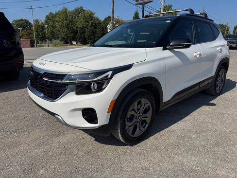 Used 2024 Kia Seltos S AWD/4WD image 2