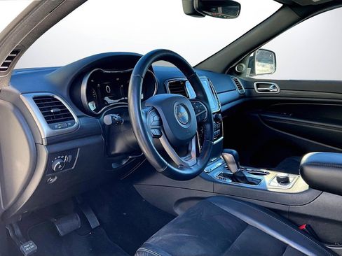 Certified 2022 Jeep Grand Cherokee Laredo X image 20