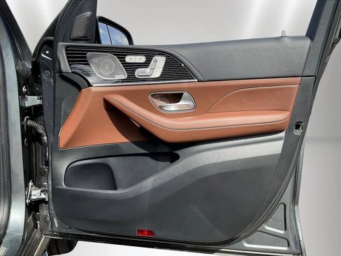 Certified 2025 Mercedes-Benz GLS 580 4MATIC image 31