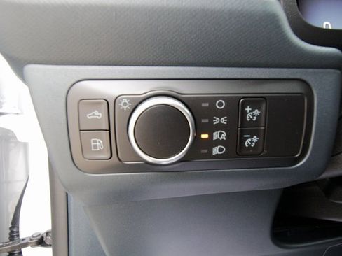 New 2025 Ford Maverick XL w/ Equipment Group 101A image 18